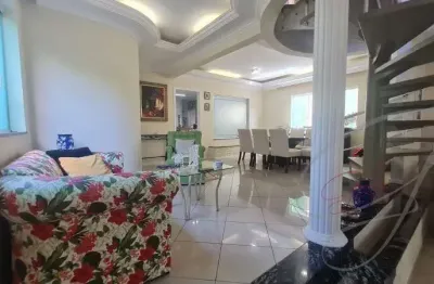 Excelente sobrado de 300 m² de área construida a venda no jardim adalgisa.
