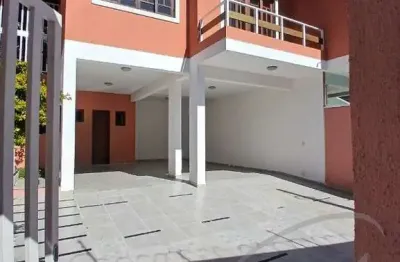 Casa de alto padrão com 3 suítes e 6 vagas na vila são francisco, são paulo-sp!