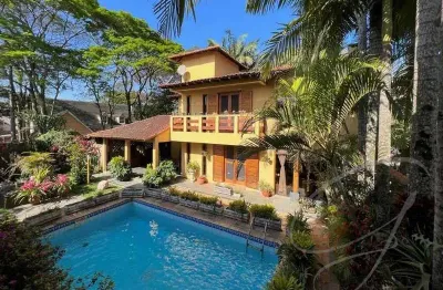 Casa residencial para venda são paulo ii, cotia 4 dormitórios sendo 1 suíte, 3 salas, 4 banheiros, 4 vagas 481,54 m² construída, 485,74 m² terreno