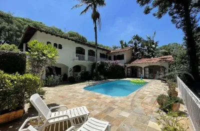 Casa residencial para venda granja viana, cotia 4 dormitórios sendo 2 suítes, 3 salas, 5 banheiros, 6 vagas 542,00 m² construída, 1.050,00 m² terreno