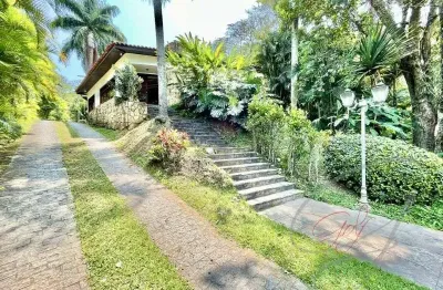 Casa residencial para venda granja viana, cotia 6 dormitórios sendo 6 suítes, 3 salas, 9 banheiros, 14 vagas 641,22 m² construída, 628,42 m² terreno
