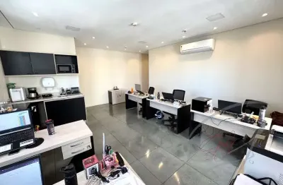 Imperdível sala comercial à venda no centro de osasco-sp: 1 sala, 1 banheiro, 1 vaga de garagem e 41,00m² de área