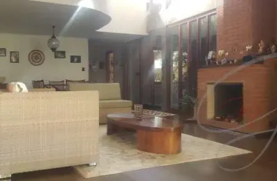 Imperdível: Casa à venda na Vila São Francisco, São Paulo-SP, 3 quartos, 1 suíte, 283m², 3 vagas de garagem.