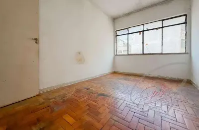 Apartamento à venda na Aclimação, ao lado do Metro Vergueiro e  São Joaquim: 3 quartos, 2 salas, 2 banheiros, 66 m² util.
