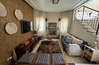Imperdível: Casa de luxo para locação em Osasco-SP, 4 quartos, 4 suítes, 3 salas, 6 banheiros, 5 vagas de garagem, 323m²!