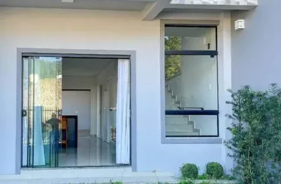 Sobrado geminado com 1 suíte + 2 quartos, jaraguá esquerdo
