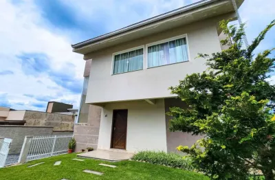 Casa com 3 quartos à venda no Centro, Guaramirim 