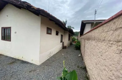Casa principal e casa de madeira, ilha da figueira em guaramirim - sc