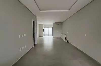 Casa geminada com 1 suíte + 2 quartos, bairro czerniewicz