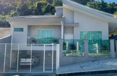 Casa mobiliada com 1 suíte + 2 quartos, centro de guaramirim - sc