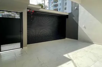 Casa geminada com 3 quartos, centro - jaraguá do sul
