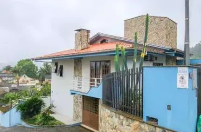 Casa com 3 suítes + 1 quarto, barra do rio molha - jaraguá do sul