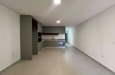 Casa geminada com 2 quartos, bairro barra do rio cerro ii