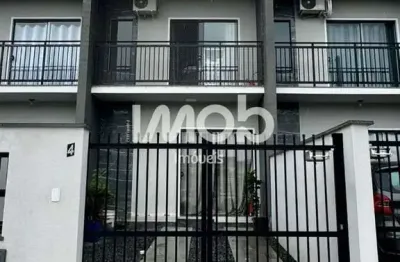 Geminado com 2 quartos, com área dos fundos coberta - ilha da figueira - guaramirim