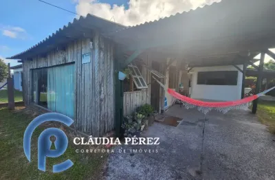 Casa com 2 quartos à venda na Rua Callil Miguel Allen, 325, Centro, Balneário Pinhal