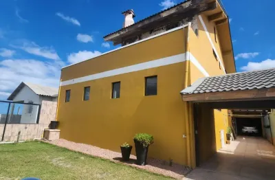 Sobrado de 05 dormitorios em balneário pinhl. com 05 banheiros, 50 metros do mar