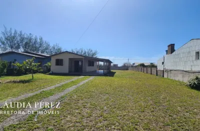 Casa no centro de balneário pinhal, 300 metros do mar/ oportunidade!