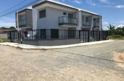 Sobrado com 3 dormitórios e suíte com sacada em balneário piçarras