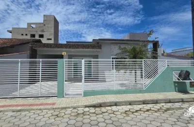 Casa mobiliada com edícula e amplo quintal – locação anual no bairro itajuba, barra velha