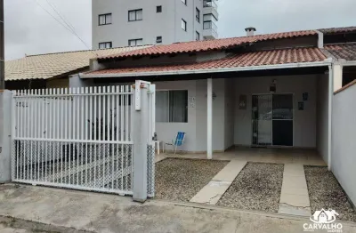 Casa com 2 dormitórios a 300 metros da praia – venda em balneário piçarras