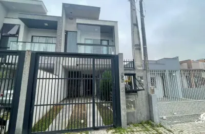 Sobrado com 2 suítes e garagem para 2 carros em localização privilegiada – itacolomi balneário piçarras /sc