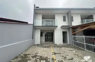 Apartamento térreo com 3 dormitórios e suíte no bairro itajuba em barra velha