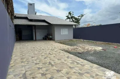 Casa com 3 dormitórios e amplo terreno para locação no bairro itacolomi em balneário piçarras