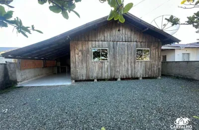 Casa com 4 dormitórios e amplo terreno para locação no bairro itajuba em barra velha