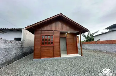 Casa com amplo terreno para locação anual no bairro itajuba em barra velha