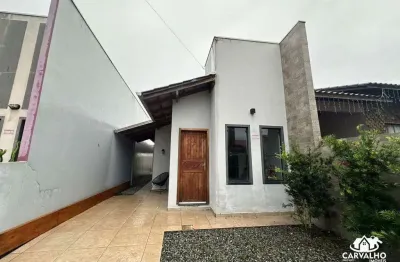 Casa mobiliada com piscina para locação anual no bairro itajuba em barra velha