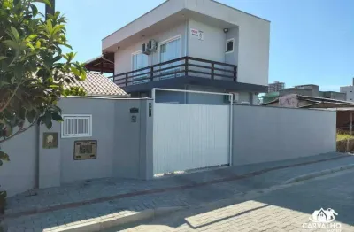 Casa Exclusiva com 4 Quartos (2 Suítes) e Ampla Área de Festas a 500 Metros da Praia em Itajuba – Barra Velha/SC