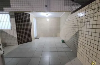 Casa com 2 quartos para alugar na rua américa latina, 675, guilhermina, praia grande por r$ 2.500