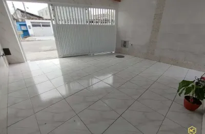 Casa com 2 quartos para alugar na rua jorge vieira coutinho, 305, balneário maxland, praia grande por r$ 1.700