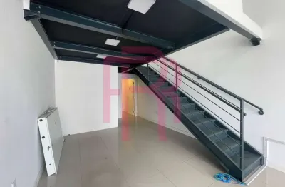 Sala com mezanino para locação na avenida dos estados em balneário camboriú