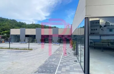 Salas novas para locação na Avenida Martin Luther em Balneário Camboriú