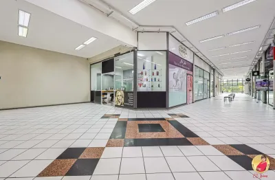 Loja em Galeria para venda com 28 metros quadrados em Centro - Curitiba - PR
