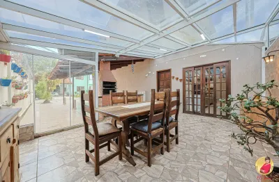 Sobrado para venda com 146 metros quadrados com 3 quartos em Centro - Pinhais - PR