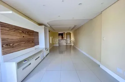 Apartamento semimobiliado com 3 dormitórios no centro de santa cruz do sul.**