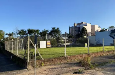 Terreno de esquina medindo 15x35, plano, muito bem localizado, posição norte/les