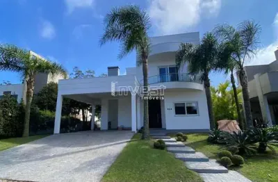 Casa em condomínio fechado de 4 dormitórios sendo 1 suíte com closet