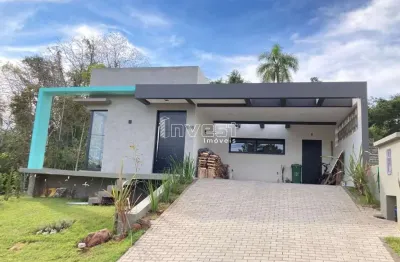 Casa com 3 dormitórios no condomínio belle ville no bairro country em santa cruz