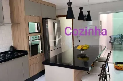 Ótimo sobrado à venda, 137 m², 3 dorms,1 suíte, 5 vagas, á 900 m da futura estação do metrô -vila ca