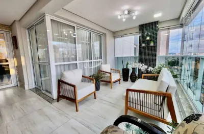 Apartamento à Venda no Edifício Málaga com 165m², 03 Suítes e 04 Vagas de Garagem Privativa. Localiz