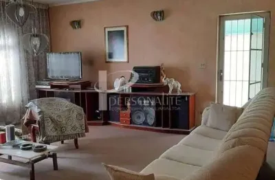 Maravilhosa casa 294 m2 3 dorm. 01 suítes, 4 vagas à venda, rua tranquila e segura na vila formosa