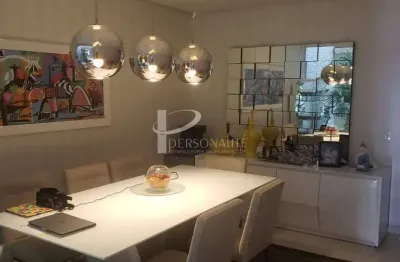 Sobrado com 4 quartos e 5 banheiros à venda, 240 m²