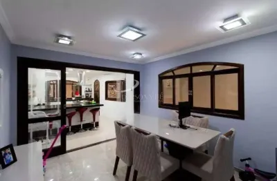 Casa à venda, com 3 dormitórios sendo 1 suíte, 2 vagas, e cozinha ampla, churrasqueira e corredor la