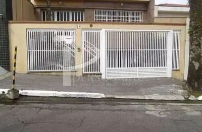Casa para locação residencial ou para fins comercias, com 270m², 04 suites e 05 vagas de garagem. mooca. sp.