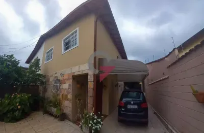 Casa com 4 quartos à venda em itaguá, ubatuba  por r$ 1.600.000