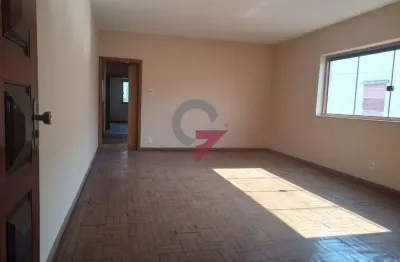 Casa com 3 quartos para alugar no centro, taubaté  por r$ 2.200