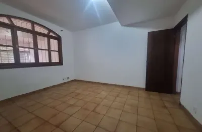 Casa com 4 quartos para alugar no centro, taubaté  por r$ 1.700